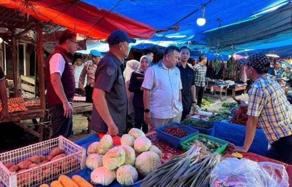 Jelang Pilkada, Satgas Pangan Polda Riau Blusukan ke Pasar Pantau Bahan Pokok 