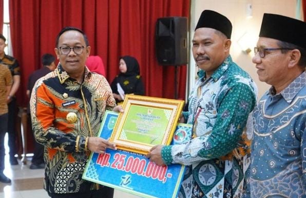 13 Koperasi Terima Penghargaan dari Pemprov Riau