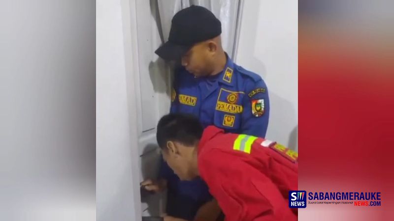 Tim Rescue Damkar Pekanbaru Selamatkan Dua Anak di Kecamatan Senapelan yang Terkunci di Kamar