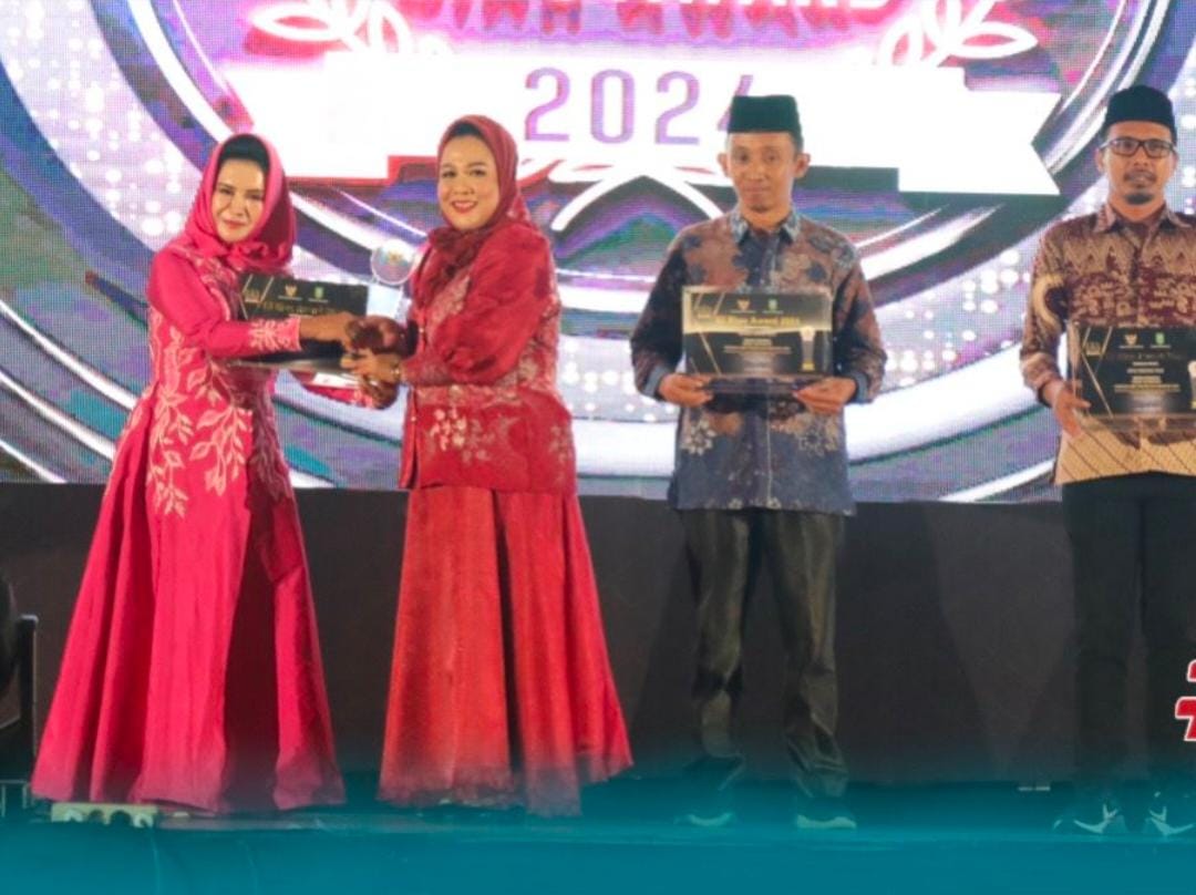 Pemkab Rokan Hulu Raih 6 Penghargaan Pada KI Riau Award Tahun 2024