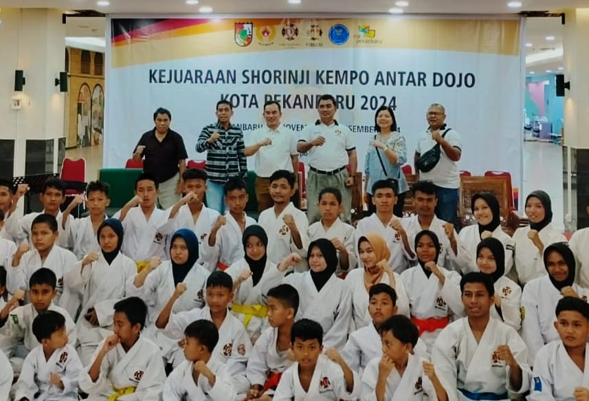 Sukses dan Meriah! Kejuaraan Kempo Antar Dojo Perkemi 2024 di Mal Pekanbaru Dibuka Kadispora Kota Pekanbaru