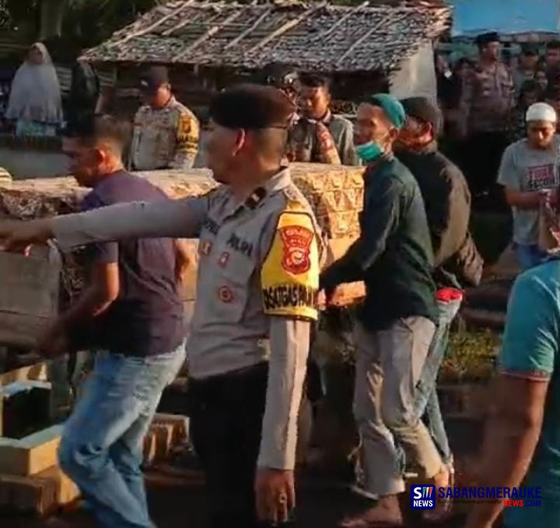 Isak Tangis Warnai Pemakaman Korban Pembunuhan di Selatpanjang, Ayah dan Suami Hadir dengan Tangan Terborgol