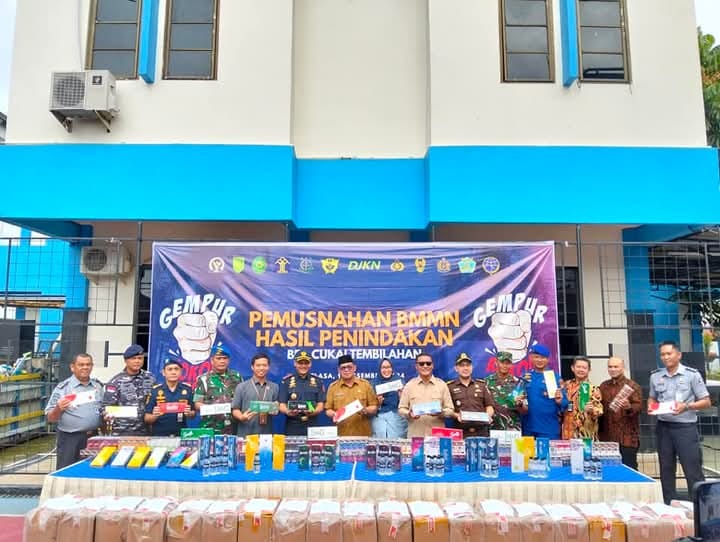 Rokok dan Miras Ilegal Senilai Rp 3,8 Miliar Dimusnahkan Bea Cukai Tembilahan