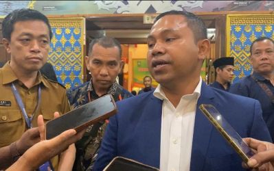 Adik Kandung Gubernur Riau Terpilih Dilantik Jadi Anggota DPRD Riau Lewat Jalur PAW