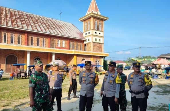 Kapolres Inhu Pantau Langsung Pengamanan Natal Oikoumene