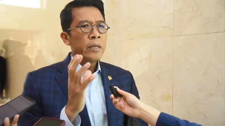 Ketua Komisi Xl DPR Menegaskan Tidak ada Duit CSR BI Masuk Rekening Anggota Dewan