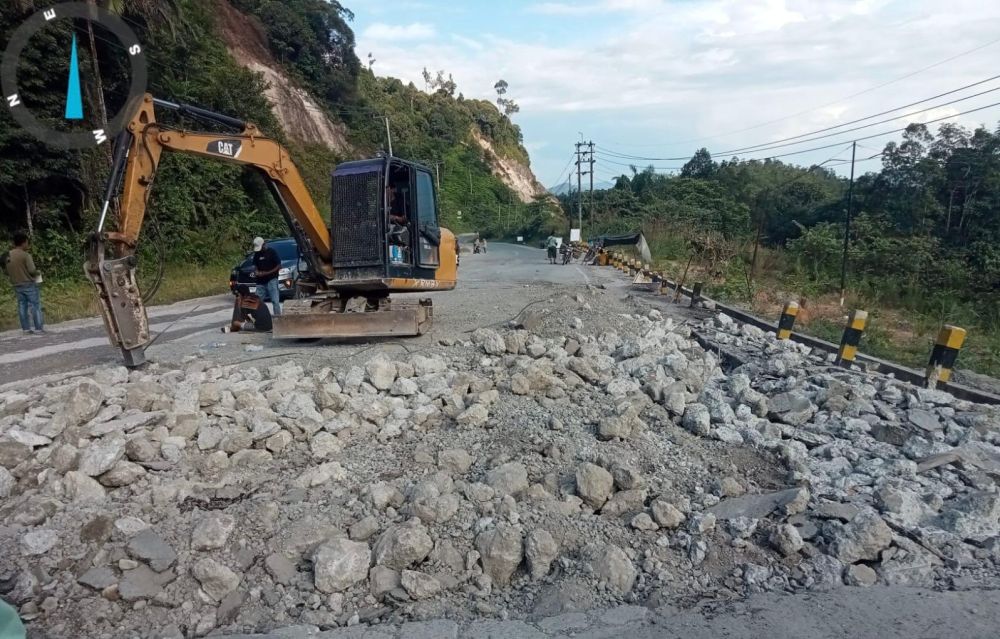 Perbaikan Jalan Lintas Riau-Sumbar Dikebut, Target Selesai Minggu Ini