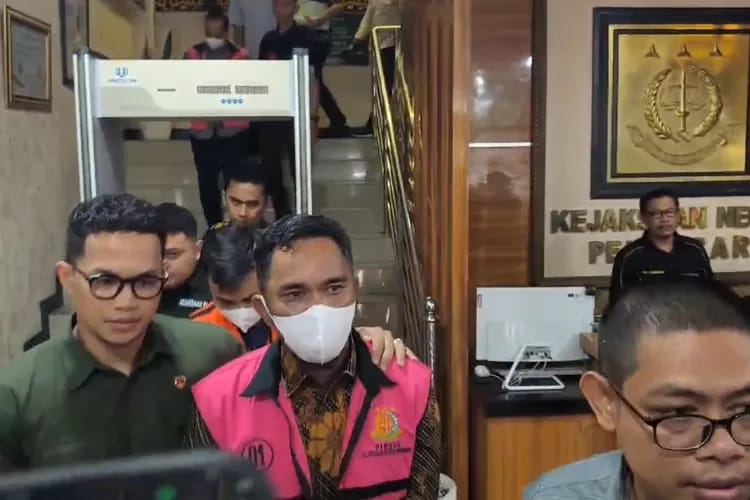 Kejari Tahan Kadis Kominfo Pekanbaru Raja Hendra, Kasus Korupsi Pengelolaan Konten Media