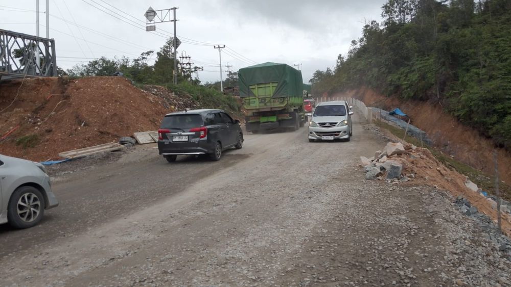 Lalu Lintas Km 106 Tanjung Alai Sudah Dibuka Dua Arah