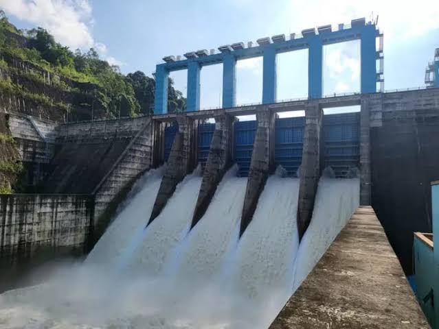 Waspada Banjir! Elevasi Waduk Koto Panjang Capai 83,46 Mdpl, Pintu Spillway Dibuka Lebar