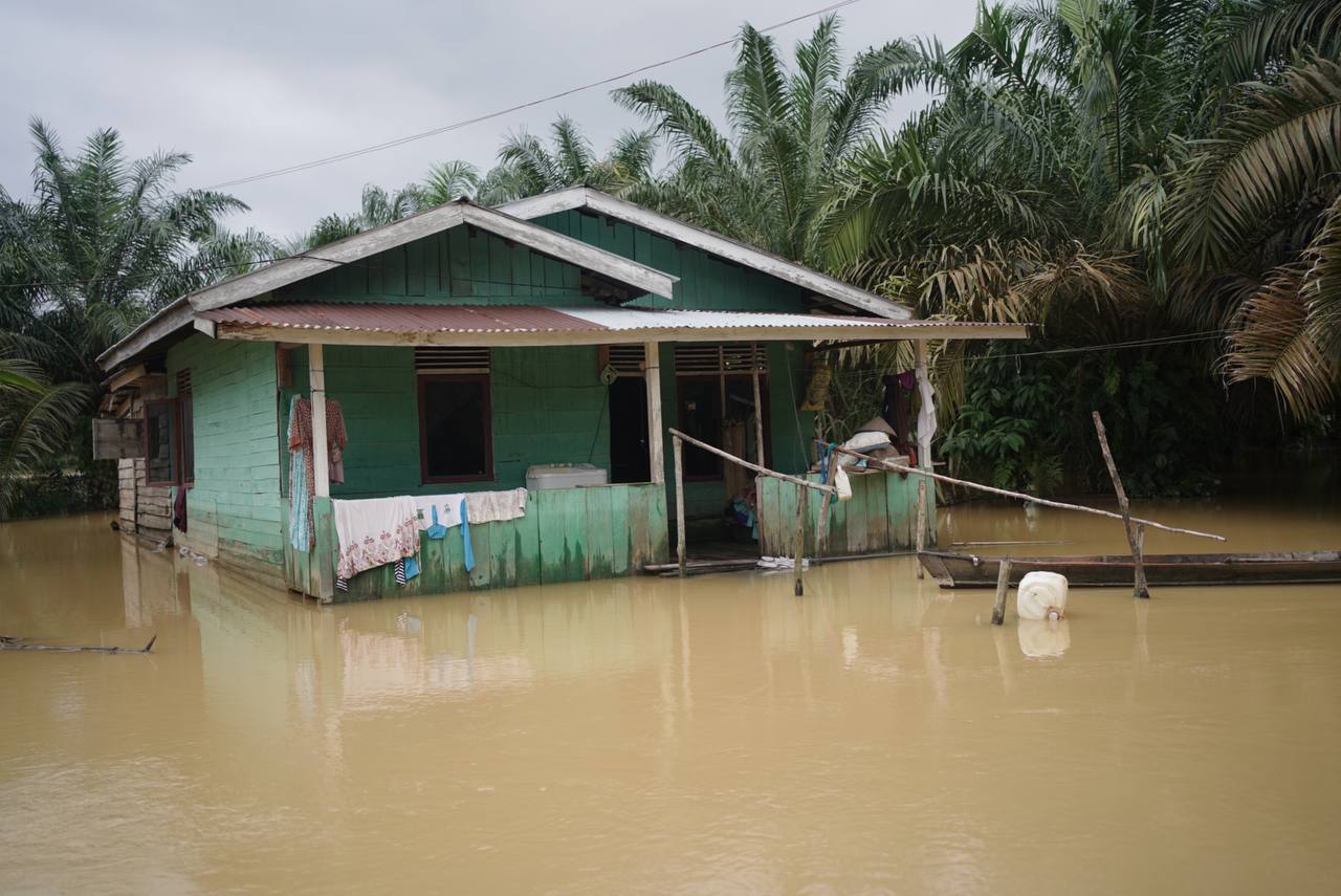 Banjir Merendam Gunung Sahilan: Kisah Kehidupan di Tengah Derasnya Air