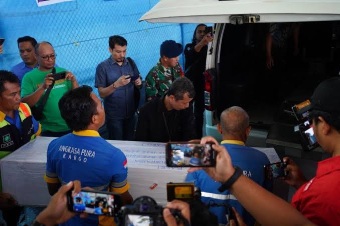 Tiba di Bandara Pekanbaru, Jenazah Pekerja Migran yang Tewas Ditembak Aparat Malaysia Dibawa ke Pulau Rupat