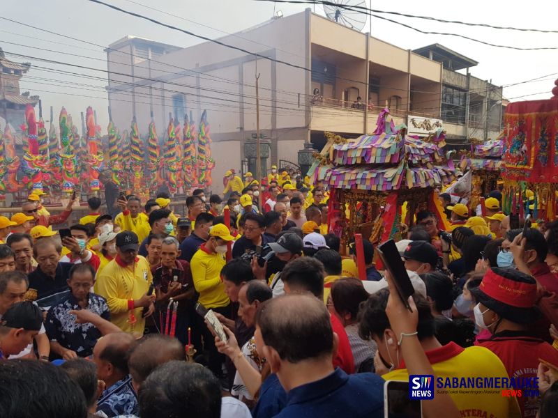 Puncak Perayaan Imlek di Selatpanjang: Kirab Tiga Dewa dan Tradisi yang Menyatukan Budaya