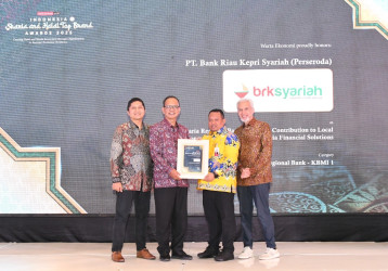 BRK Syariah Terima Penghargaan Bank Daerah Syariah Terbaik di Indonesia,  Konsisten Dukungan Ekonomi Lokal