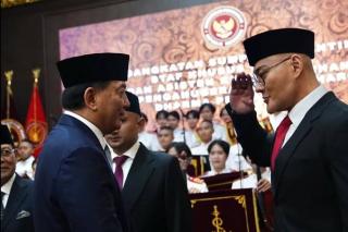 Prabowo Ngotot Efisiensi, Tapi Menteri-menteri Justru Tambah Staf Khusus