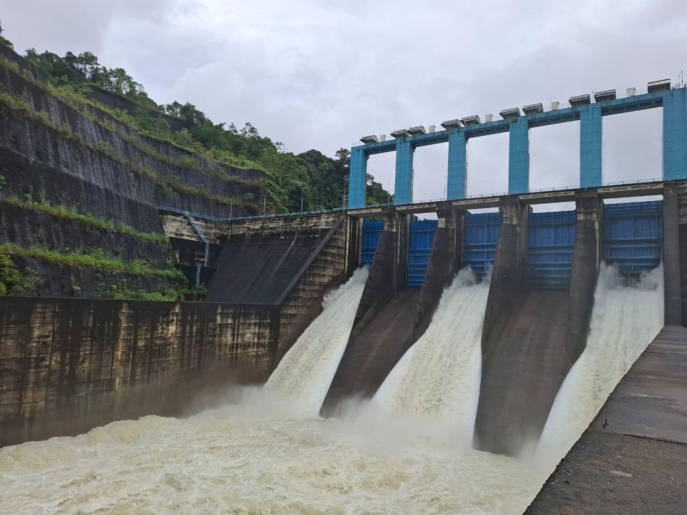 PLTA Koto Panjang Kurangi Bukaan Pintu Pelimpahan Waduk