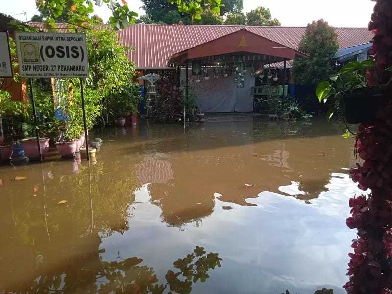 Pekanbaru Dihantam Banjir, 17 Sekolah Terpaksa Diliburkan