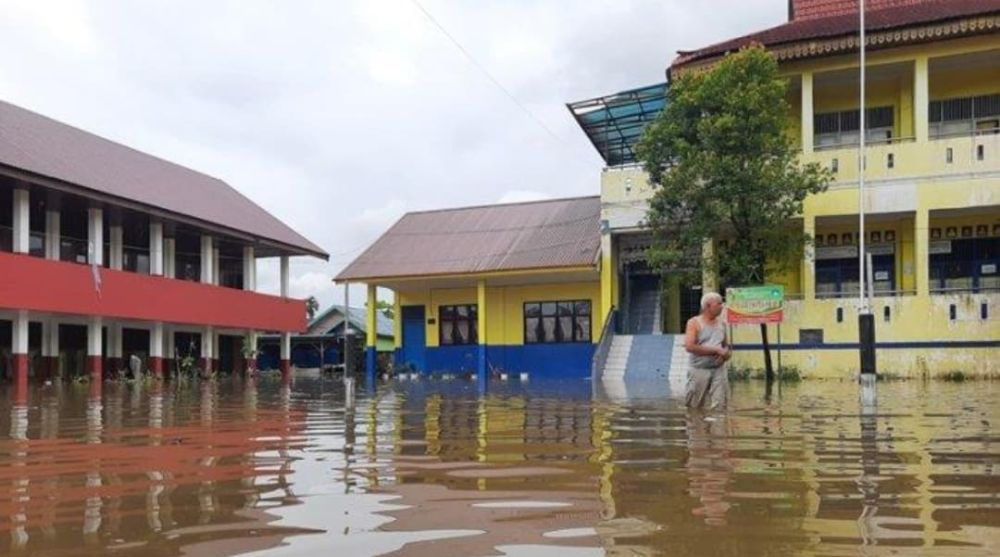 17 Sekolah di Pekanbaru Terpaksa Libur Akibat Banjir Luapan Sungai Siak