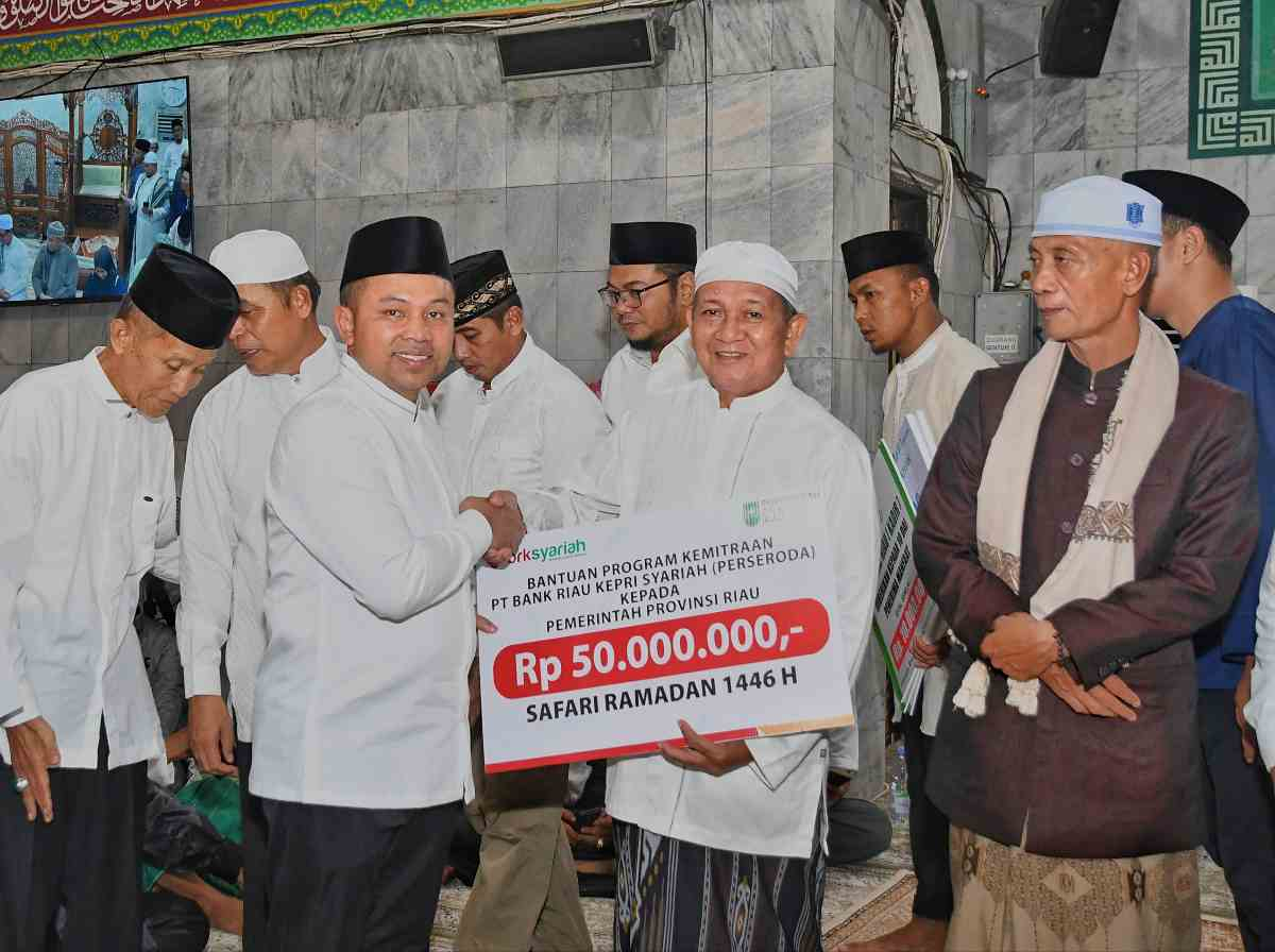 Dukung Program Pemprov Riau, 5 Masjid di Tembilahan Terima Bantuan CSR BRK Syariah