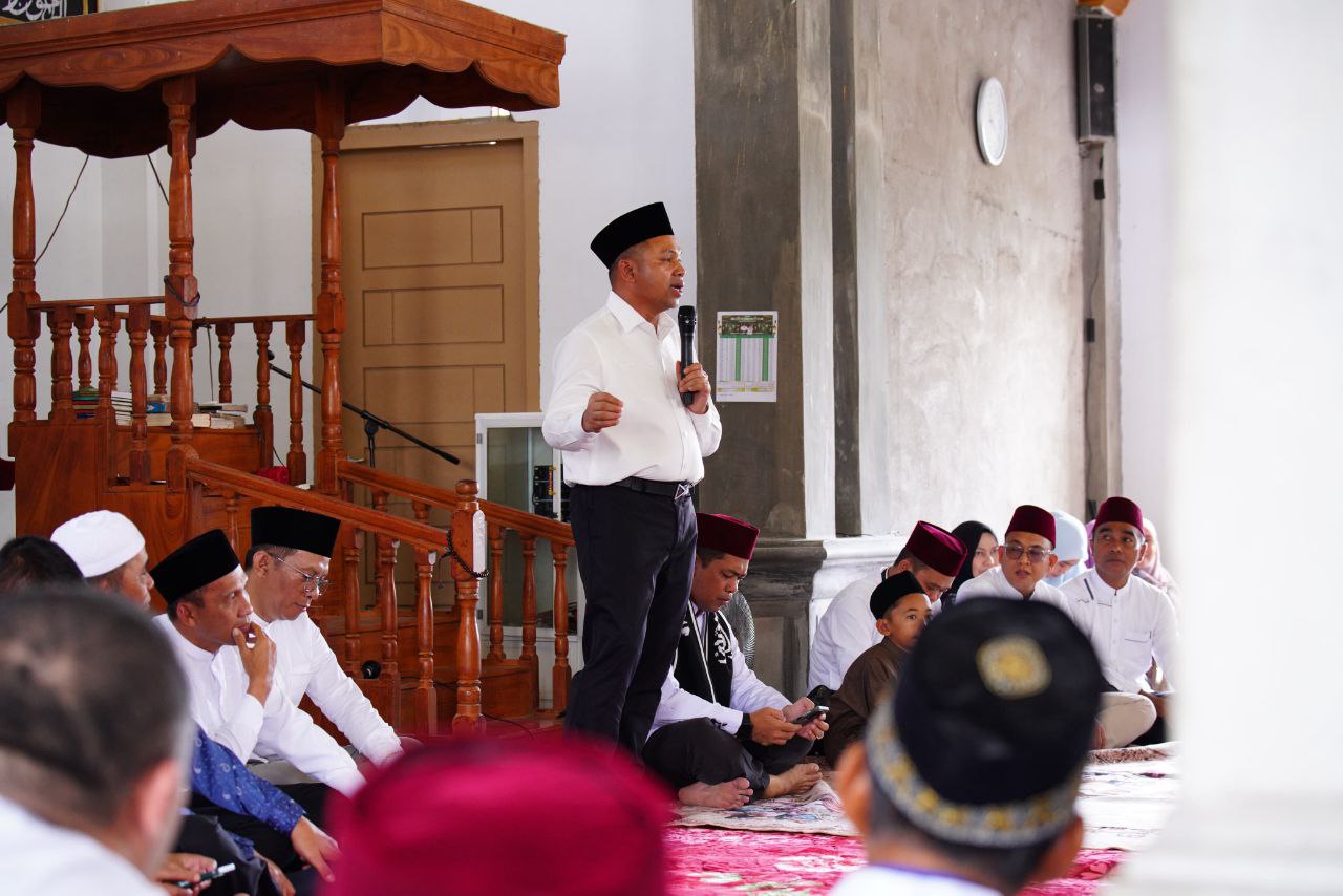 Gubernur Abdul Wahid Pulang Kampung ke Desa Simbar: Jangan Ada Pengguna Narkoba di Sini!