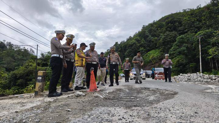 Jelang Lebaran, Ditlantas Polda Riau Temukan Jalan Rusak Parah di 2 Titik Jalur Riau-Sumut