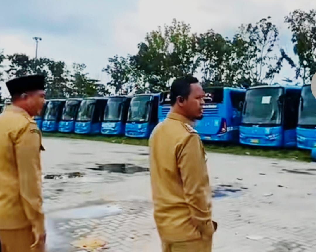 Kagetnya Wako Agung Nugroho Lihat Bus TransMetro Pekanbaru Banyak Rusak Teronggok di Terminal: Gak Betul Nih! 