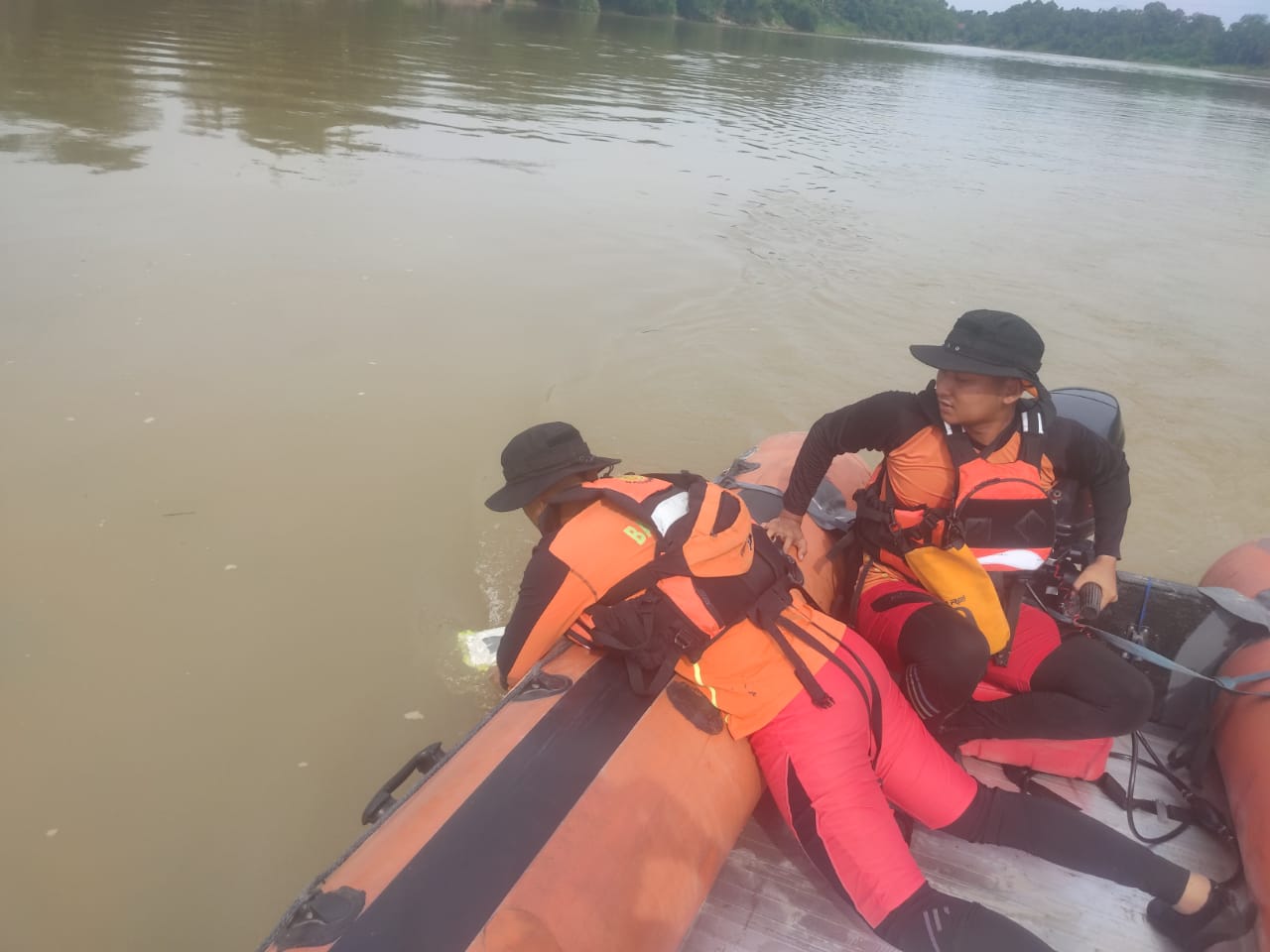Lansia di Kampar Hilang Setelah Terpeleset dan Terbawa Arus Sungai di Kawasan Danau Bingkuang