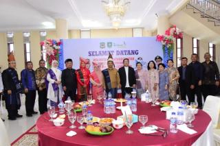 r[judul]
