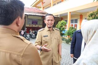 r[judul]