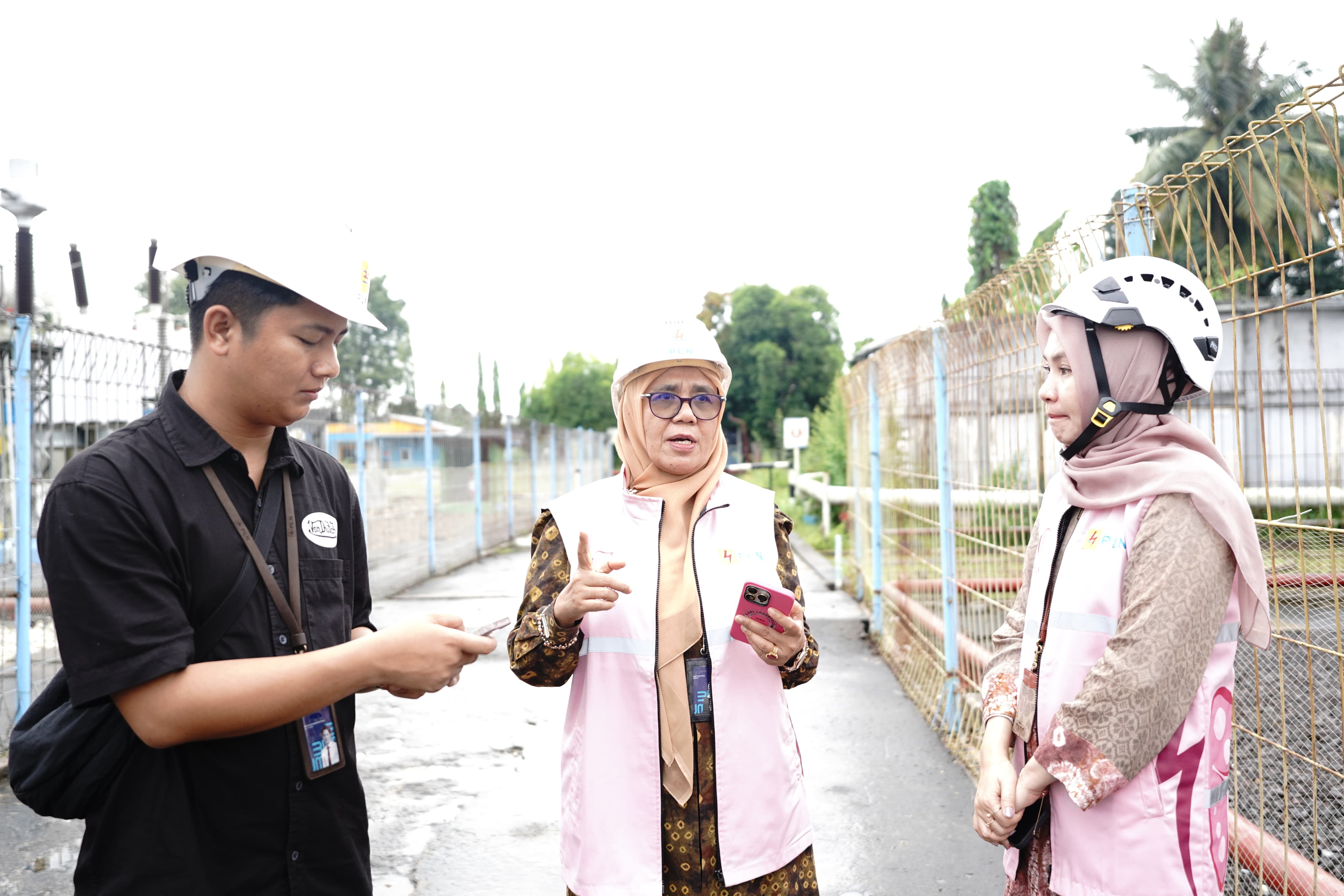 Maknai Hari Buruh dengan Aksi Nyata, Srikandi PLN Lakukan Care for Asset Untuk  Pelayanan  Yang Lebih Baik dan Efisiensi