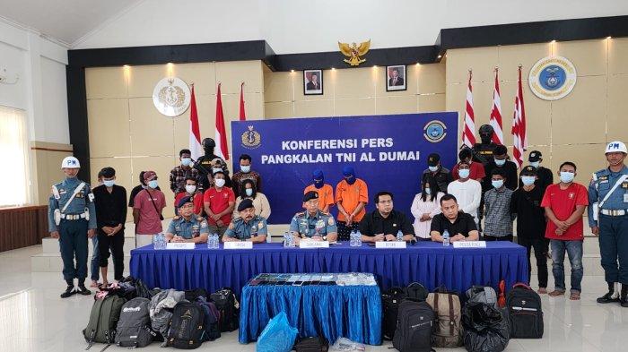 19 PMI Ilegal Gagal Diberangkatkan ke Malaysia, TNI AL Dumai Amankan 2 Terduga Penyelundupan Manusia