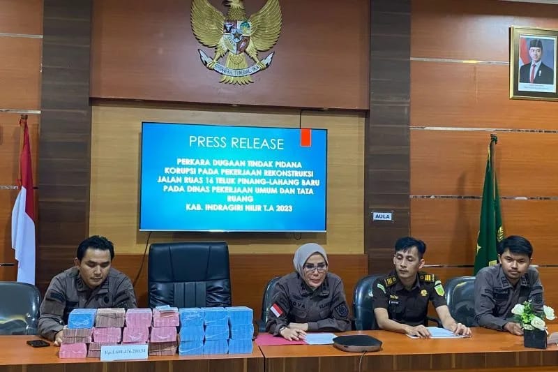 Kontraktor Proyek Jalan di Inhil Kembalikan Rp 1,6 Miliar Usai Diusut Kejaksaan