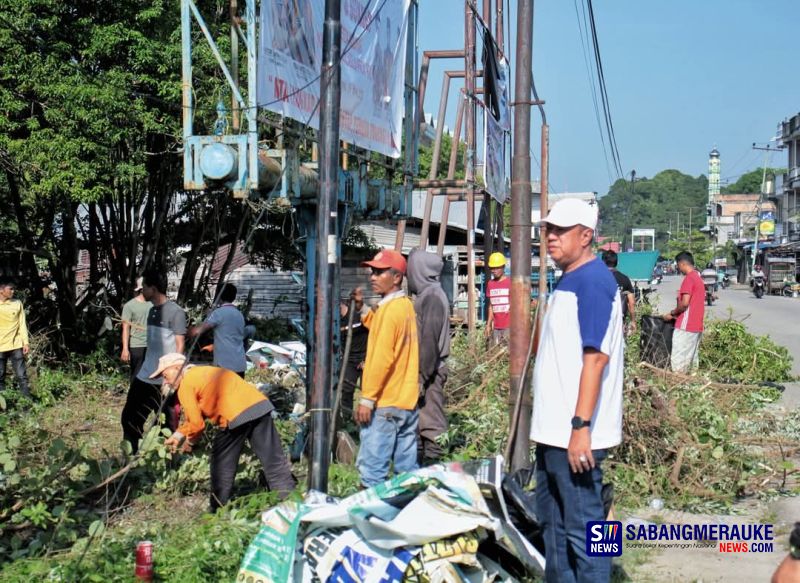 Wakil Bupati Kepulauan Meranti Gotong Royong Bersihkan Jalan Nelayan, Berencana Percantik dengan Taman