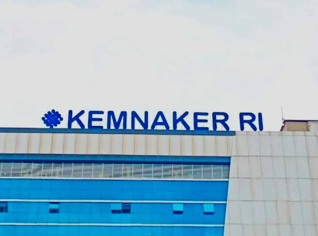 KPK Geledah Kantor Kemenaker, 8 Orang Jadi Tersangka Suap Perizinan Tenaga Kerja Asing