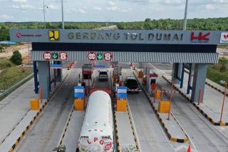 15.906 Kendaraan Melintas di Jalan Tol Pekanbaru-Dumai di Hari Libur Waisak