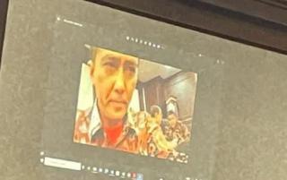 Foto Selfie Hasto Kristiyanto dan Harun Masiku di Ruangan Eks Ketua MA Ditampilkan Jaksa dalam Sidang