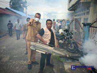 Ketika Wakil Bupati Meranti Turun Langsung di Tengah Asap Fogging: Melawan DBD dengan Aksi Nyata