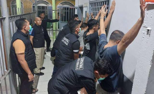 Lakukan Razia Rutin, 3 Warga Binaan dan 1 Petugas Lapas Bengkalis Diserahkan ke Polres Terkait Peredaran Narkoba