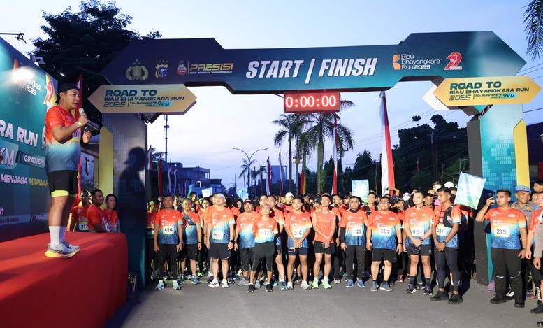 Polda Riau Gelar Pemanasan Road To Riau Bhayangkara Run 2025