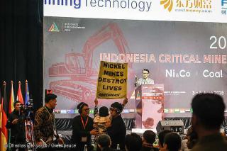 Pidato Wamenlu di Konferensi Internasional Nikel Diwarnai Aksi Protes Aktivis Greenpeace: Nickel Mines Destroy Lives!
