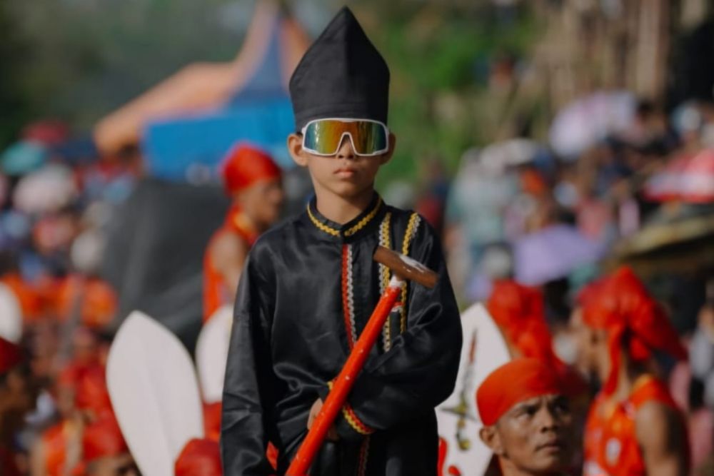 Rayyan Arkan Dikha: Bocah Viral di Pacu Jalur Kuansing yang Bikin Dunia Terpukau