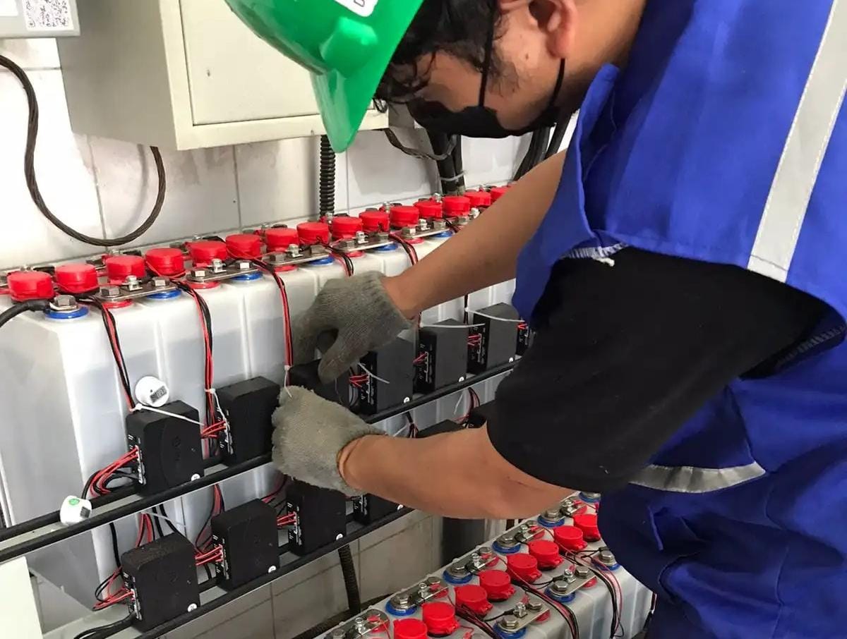 Perkuat Keandalan Listrik Jelang HUT RI ke-80, PLN Lakukan Peremajaan Sistem Catudaya di Gardu Induk