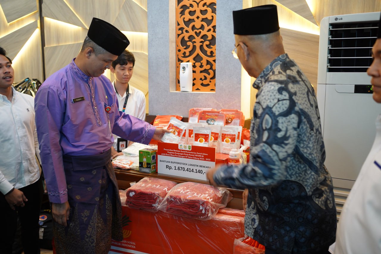 Riau Dapat Bantuan Peralatan Karhutla hingga Sertifikat Halal Gratis dari Pemerintah Pusat