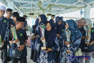r[judul]