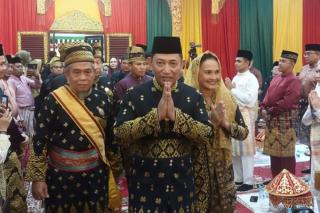 r[judul]