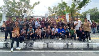 r[judul]