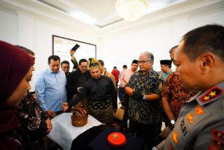 Mahkota Asli Sultan Siak Tiba di Pekanbaru, Perayaan HUT Riau ke-68 Kian Bersejarah