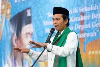 Tumpah Ruah di Batang Cenaku, Masyarakat Zikir Bersama UAS di HUT ke-68 Riau