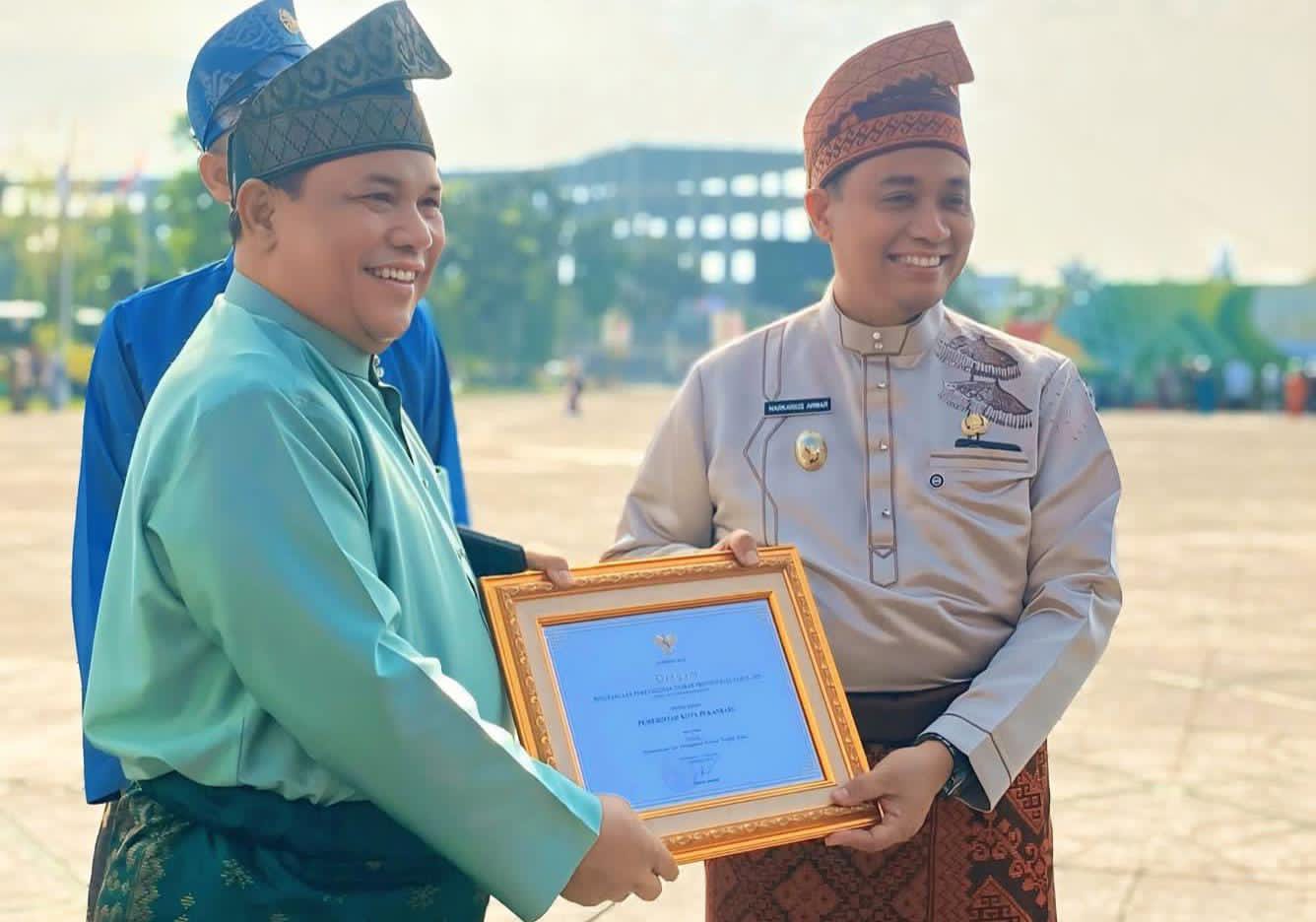 Pekanbaru Terbaik II Pembangunan Daerah di Provinsi Riau Tahun 2025