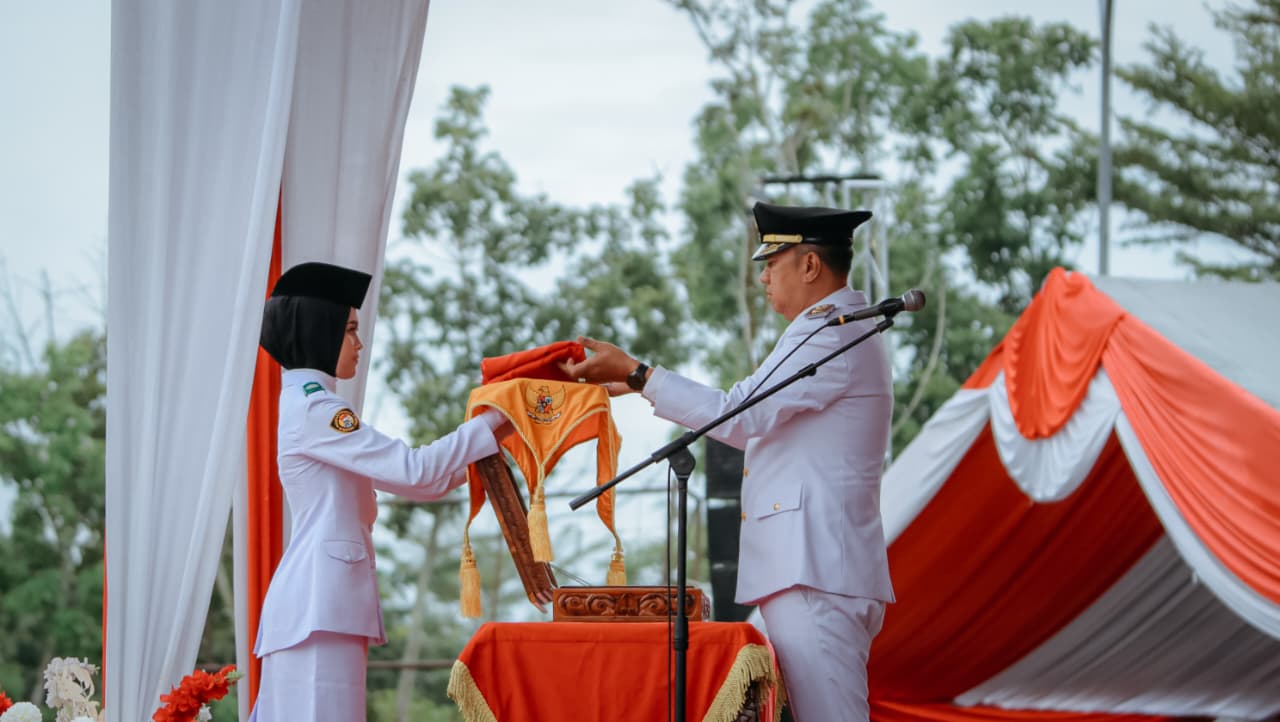 HUT ke-80 RI di Kepulauan Meranti: Senja Kemerdekaan Ditutup dengan Penurunan Bendera yang Penuh Khidmat